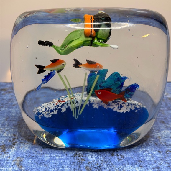From Beachcombers Other - Art Glass Aquarium Paperweight “Under The Sea”